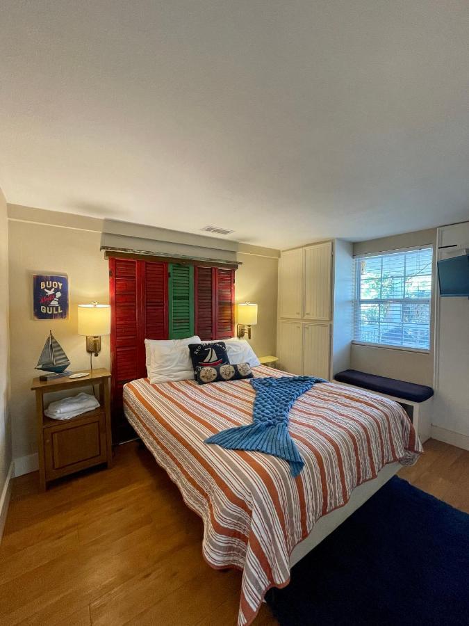 Seablue Cottage - Downstairs; 2 Blocks To The Beach Γκάλβεστον Εξωτερικό φωτογραφία